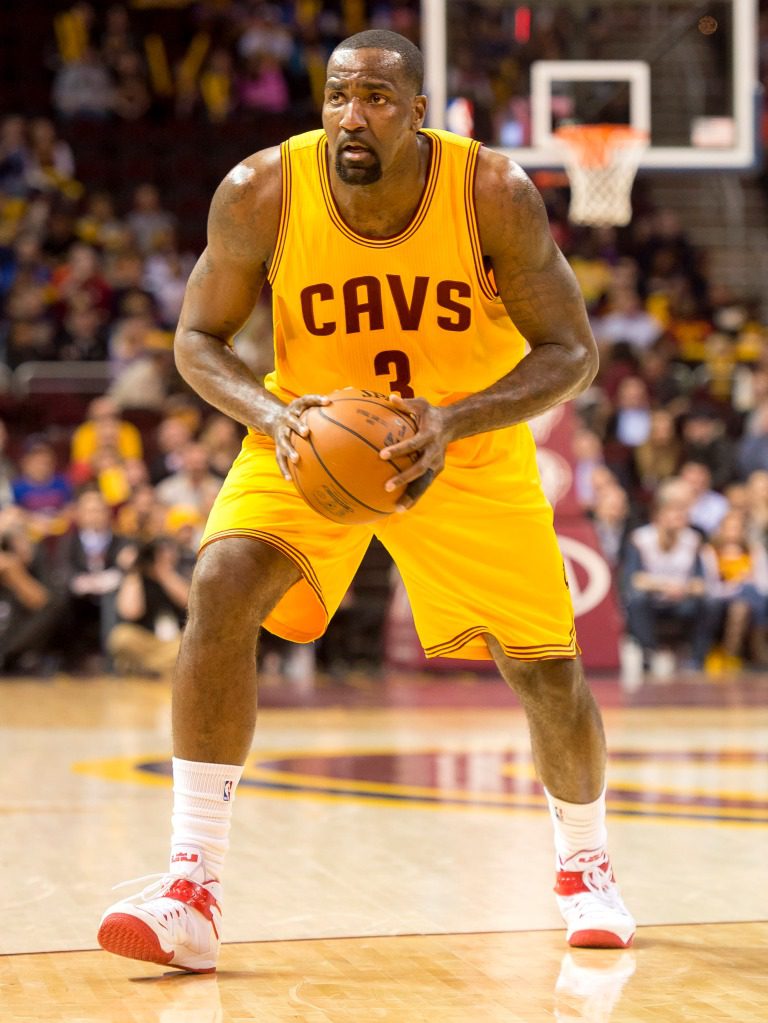 Kendrick Perkins playing for the Cavaliers in 2015.