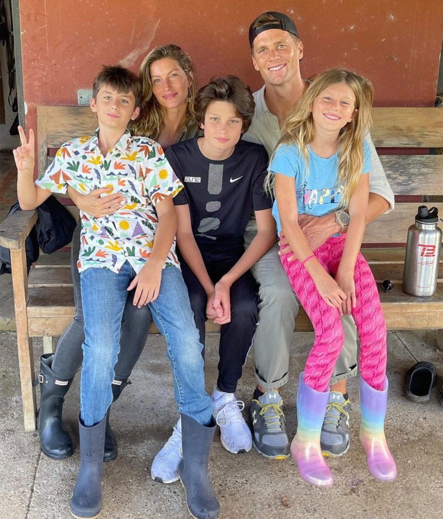 Tom Brady and Gisele Bundchen with their family in August 2021.